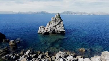 Akdeniz Kıyısı Deniz Burnu Doğa Tatili Tatil Yeri. Yüksek kalite 4k görüntü