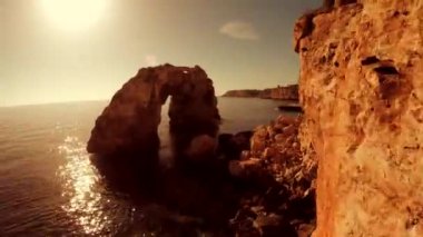 Akdeniz Kıyısı Deniz Burnu Doğa Tatili Tatil Yeri. Yüksek kalite 4k görüntü
