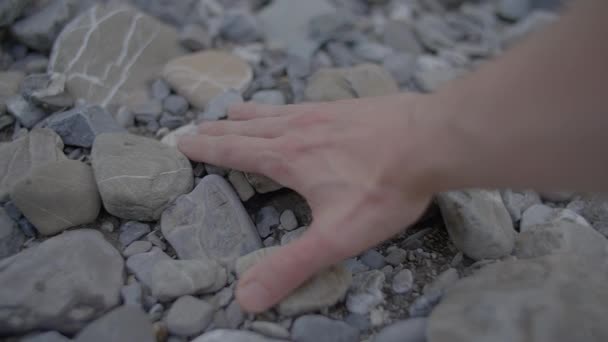 Person Touching Feeling Stones Rocks Outdoors Riverbed Vysoce Kvalitní Záběry — Stock video