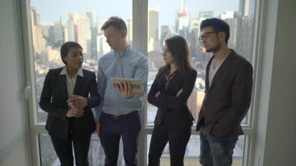 Skupina Mladých Diverse Multiracial Business People Meeting Společně City Office — Stock video