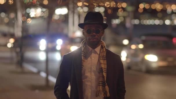 Livsstil Porträtt Ung Afrikansk Man Old School Urban Retro Style — Stockvideo