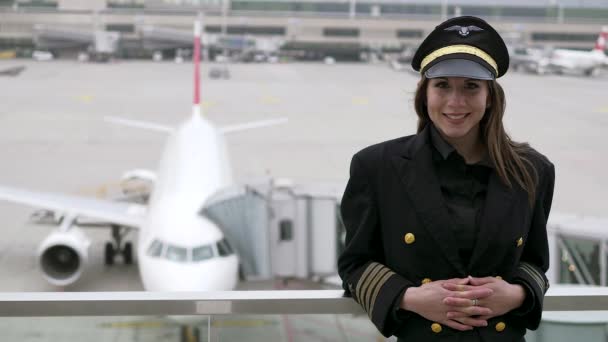 Portrét Sebevědomé Ženy Uniformě Pracující Letecké Obchodní Kariéře Vysoce Kvalitní — Stock video