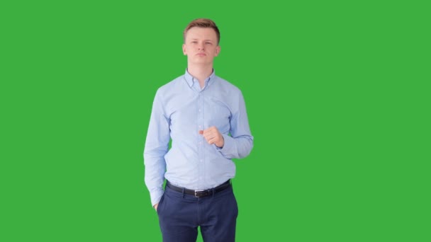Young Caucasian Man Isolated Green Screen Background High Quality Footage — Stock Video