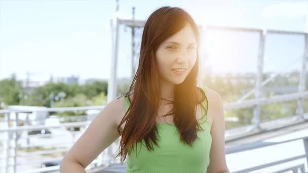 Lifestyle Portrait Young Beautiful Confident Woman City Inglês Imagens Alta — Vídeo de Stock