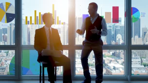 Conversatie Van Mannelijke Zakelijke Partners Vergadering Samenwerken Analyseren Hoge Kwaliteit — Stockvideo
