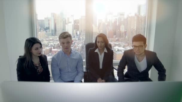 Gruppe Von Jungen Multiethnischen Geschäftsleuten Trifft Sich City Office Hochwertiges — Stockvideo