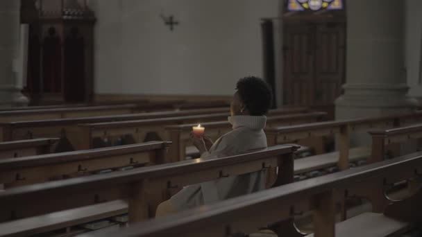 Fiel Persona Femenina Haciendo Ritual Religioso Espiritual Oración Imágenes Alta — Vídeos de Stock