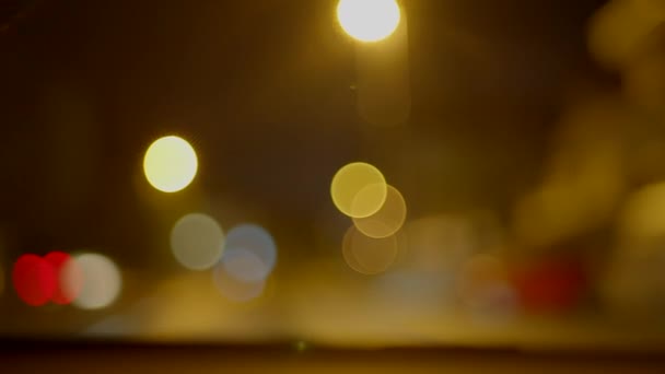 Цветные Огни Ночного Движения Размыли Фон Боке Высококачественные Кадры — стоковое видео