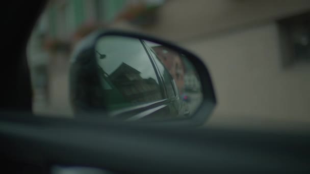 Pov Vue Rétroviseur Voiture Conduisant Sur Route Ville Urbaine Images — Video