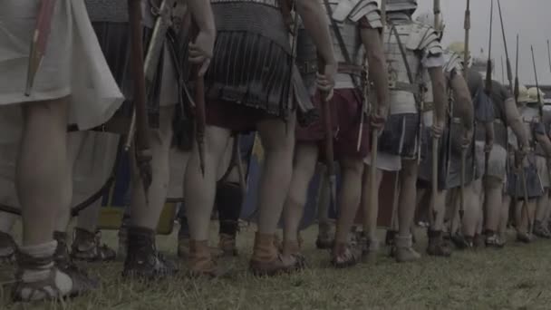Troepen Van Historische Militaire Strijders Bewapend Met Schild Speer — Stockvideo