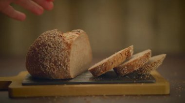 Taze pişmiş tam buğday ekmeği Gurme El Sanatları