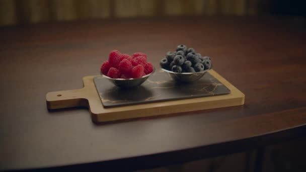 Egészséges Bogyós Gyümölcsök Vitaminokkal Antioxidánsokkal Élelmiszer Snack Háttér — Stock videók