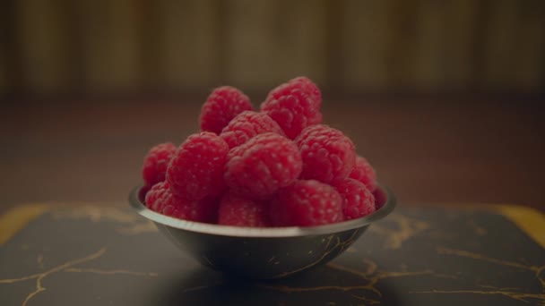 Dieta Vegană Nutriție Desertului Delicios Fructe Pădure Masa Lemn — Videoclip de stoc