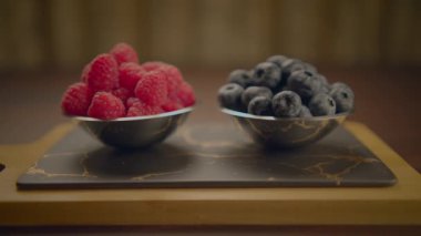 Vegan Diyet Lezzetli Böğürtlenler Tahta Masada Tatlı