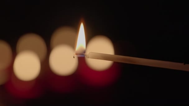 Свечи Горящие Огни Светящиеся Фон — стоковое видео