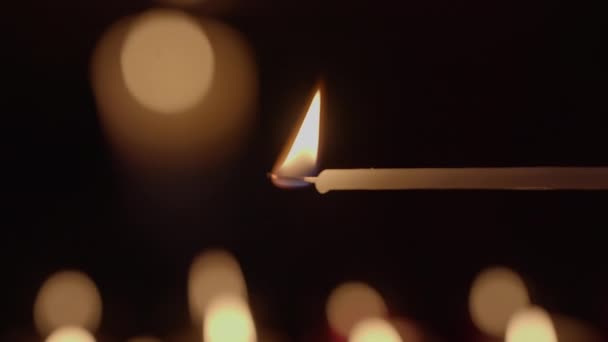 Velas Cera Luces Noche Bokeh Para Ceremonia Religiosa Santa — Vídeos de Stock