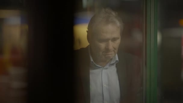 Starší Muž Osoba Bytí Melancholicky Smutný Mající Úzkost — Stock video