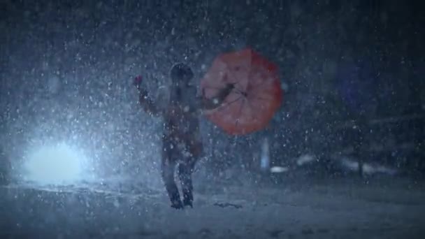 Felice Femmina Danza Neve Inverno Meteo Notte — Video Stock