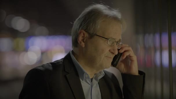 Ideges Stressz Férfi Főnök Panaszkodik Mobiltelefon Beszélgetés — Stock videók