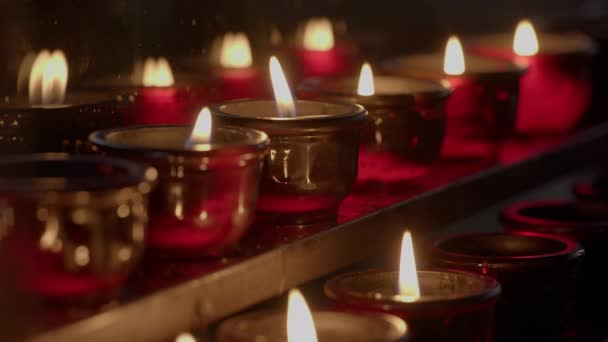 Cahaya Lilin Membakar Api Latar Belakang Bersinar — Stok Video