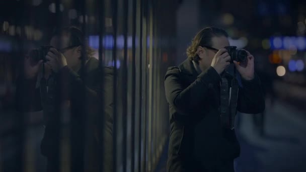 Spy Investigator Detective Recording Video Persons Undercover City는 — 비디오