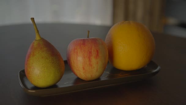 Nutrição Alimentos Frutas Pêra Maçã Laranja Orgânica Com Fundo Vitaminas — Vídeo de Stock