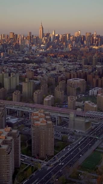 ニューヨーク シティ マンハッタン スカイライン スマートフォン ビデオ — ストック動画