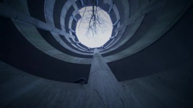 Lanetli Suçlular Şehir Binası 'ndan Kaçarken Dehşete Kapıldı. Yüksek kalite 4k görüntü