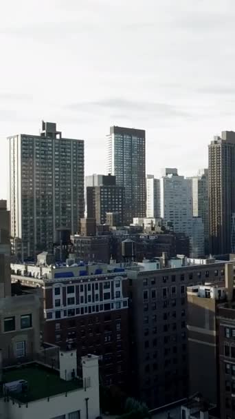 Vertikal Video Moderna Urban City Höghus Fastigheter — Stockvideo