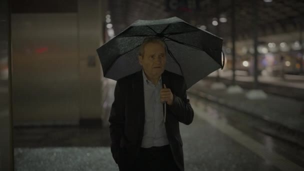 Tired Indignant Elderly Male Person Regretting Mistake Rain — Stock Video