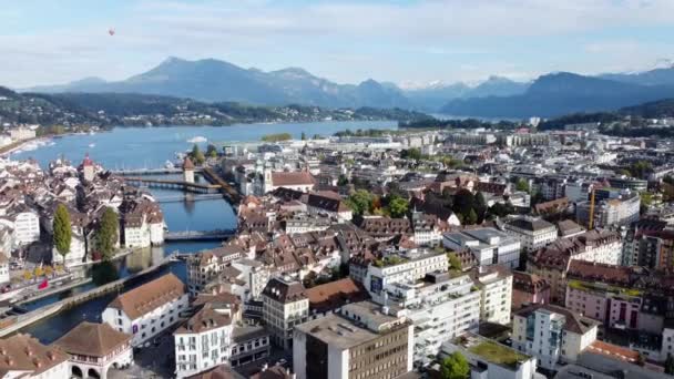 Filmaufnahmen Aus Der Luft Von Historischen Stadtgebäuden — Stockvideo