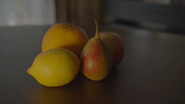 Nutrição Alimentos Frutas Pêra Maçã Laranja Orgânica Com Fundo Vitaminas — Vídeo de Stock