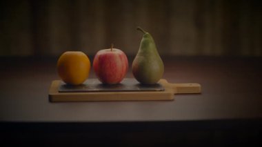 Tahta Masada Renkli Taze Organik Çiğ Çerez Yemeği 