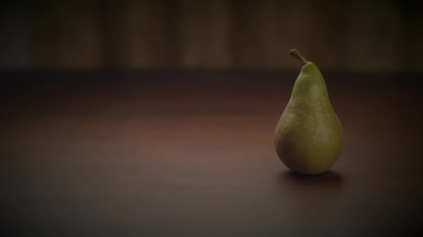 Barevné Čerstvé Bio Syrové Ovoce Svačinka Potravin Dřevěném Stole — Stock video