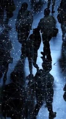 Ağ kaynaklarından esinlenilmiş bir arkaplan üzerine kurulmuş huşu uyandıran görsel bir sunum gölgeli figürler