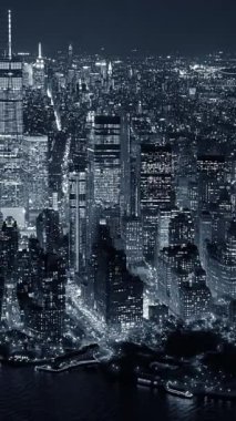New York City 'nin nefes kesici ve çarpıcı hava manzarası, göz kamaştırıcı bir şekilde gökyüzü çizgisi