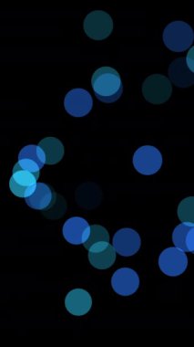 Şaşırtıcı derecede güzel soyut mavi Bokeh ışıkları bir araya gelerek gerçekten rüya gibi ve büyüleyici bir atmosfer yaratıyor.