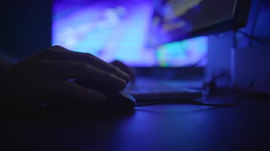 Bilgisayar Masası Kurumsal Finans İşletme Veri Tabloları Diyagramlarını Gösteriyor. Yüksek kalite 4k görüntü