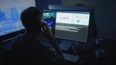 Veri analizinde uzmanlaşmış ve günümüz iş ortamında teknolojiyi etkin bir şekilde kullanan yetenekli bir profesyonel.