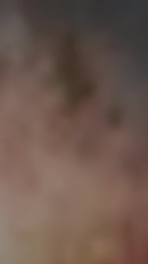 Sanatsal soyut bir tasvir, renk ve dokunun harmanlanarak birbirine uyumlu bir görüntü oluşturulmasını gösteriyor.