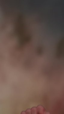 Yumuşak, nazik renklerin sanatsal ve yaratıcı bir karışımı güzel ve soyut bir arkaplan oluşturur.