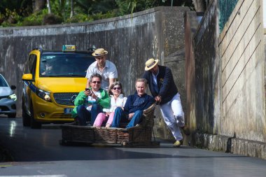 Geleneksel Toboggan Turu, Funchal Madeiras Iconic Sledge Macerası