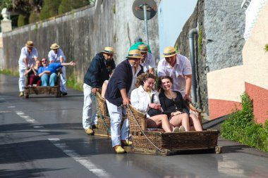 Geleneksel Toboggan Turu, Funchal Madeiras Iconic Sledge Macerası