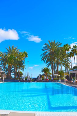 RIU Paraiso Oteli, Porto del Carmen Lanzarote 'de yüzme havuzu 06 Şubat 2024 Lanzarote, Afrika' nın Atlantik Okyanusu kıyısında Kanarya Adaları 'nda bulunan küçük bir adadır.