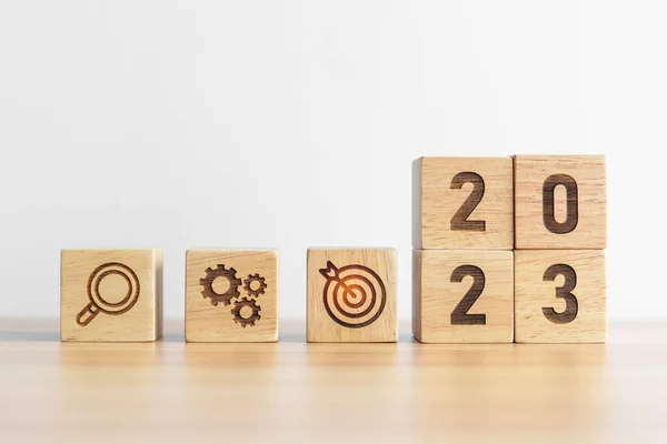2023年木材ブロックビジネス目標 アクション戦略 ターゲット ミッション チームワーク アイデア 新年のスタートコンセプト — ストック写真