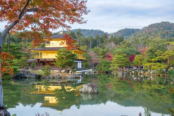 Piękny Kinkakuji Świątyni Lub Złoty Pawilon Sezonie Jesiennym Liści Punkt — Zdjęcie stockowe