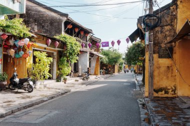 Orta Vieatnam 'da eski bir kasaba. Tarihi bir yer ve turistik yerlerin gözdesi. Hoi An, Vietnam, 14 Kasım 2022