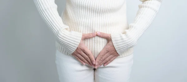 Woman Having Stomach Pain Ovarian Cervical Cancer Cervix Disorder Endometriosis — ストック写真