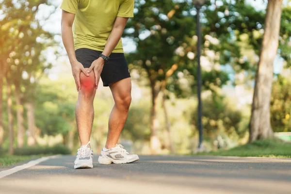 Mladý Dospělý Muž Bolestí Svalů Během Běhu Runner Bolesti Kolene — Stock fotografie