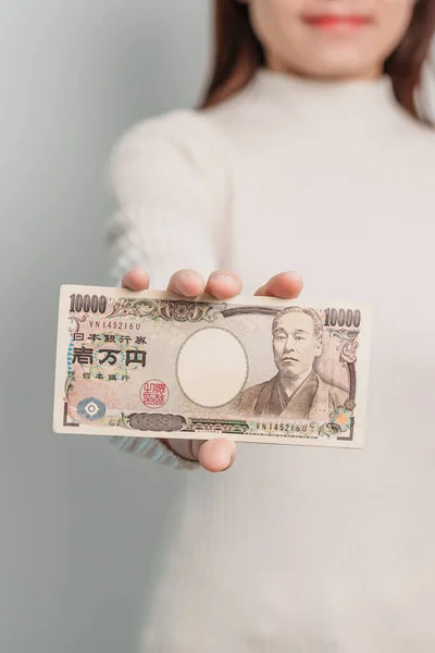Женщина Держит Руках Японскую Пачку Банкнот Йены Тысяча Иен Япония — стоковое фото